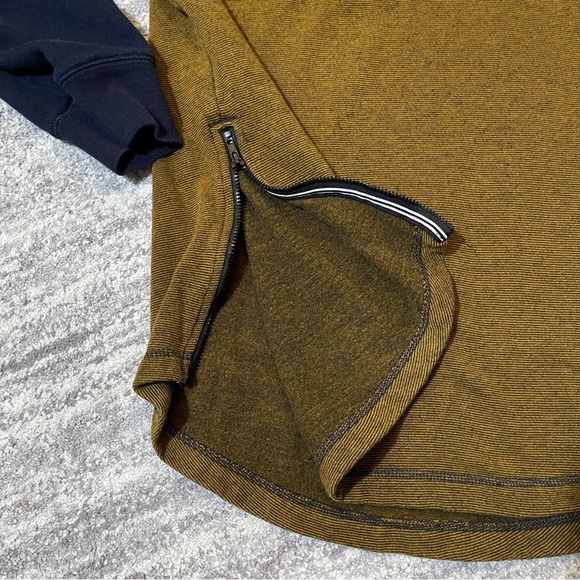 WOMEN’S HURLEY PULL OVER SWEATER - Picture 5 of 6